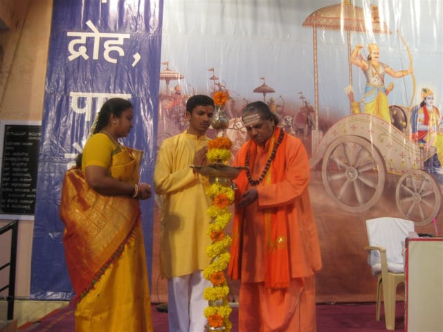 Inauguration of Hindu Dharmajagruti Sabha by lighting a Samai (an oil lamp)